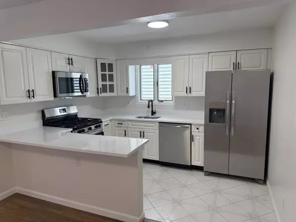 Jc Heights, NJ 07307,122 CENTRAL AVE