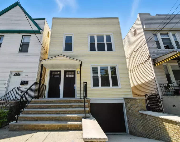 125 CUSTER AVE, Jc Greenville, NJ 07305