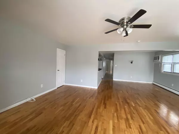 Bayonne, NJ 07002,164 WEST 18TH ST  #1