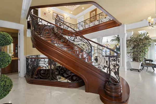 Bayonne, NJ 07002,32 BENMORE TERRACE