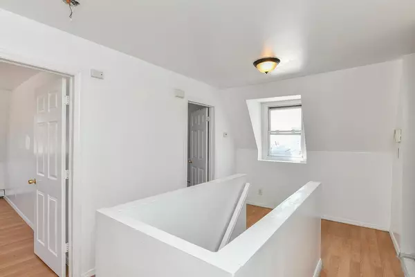 Jc Heights, NJ 07307,3709 KENNEDY BLVD  #4