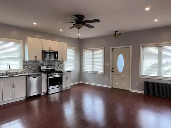 Lyndhurst, NJ 07071,220 LAFAYETTE AVE #1