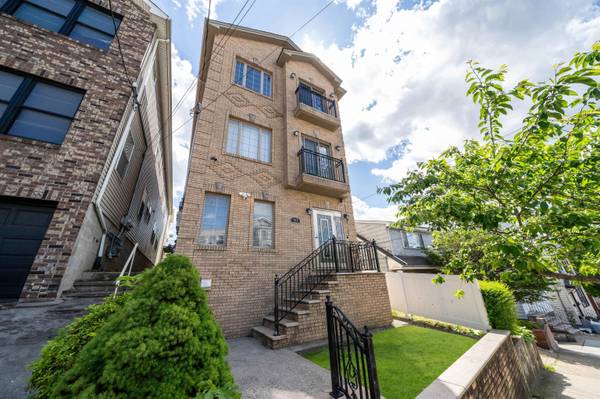 187 ZABRISKIE ST, Jc Heights, NJ 07307