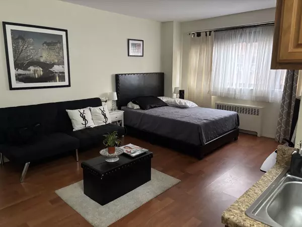 West New York, NJ 07093,6515 BLVD EAST  #4L