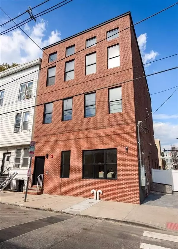 78 PATERSON ST  #2, Jc Heights, NJ 07307