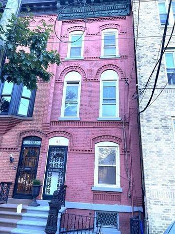 137 PALISADE AVE, Jc Heights, NJ 07306-2407