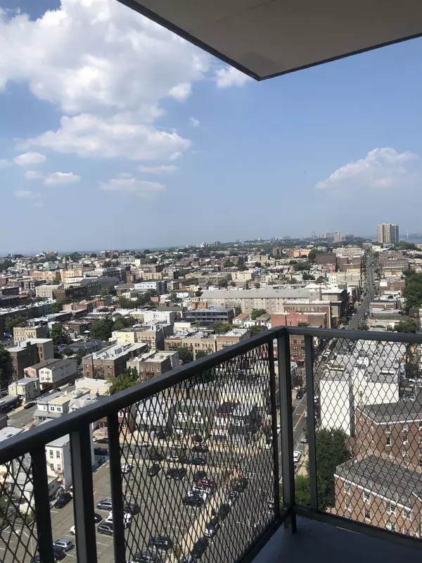 West New York, NJ 07093,5701 BLVD EAST  ##22C