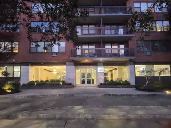 Union City, NJ 07087,500 CENTRAL AVE  #1211