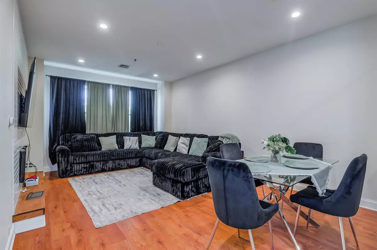 Jc West Bergen, NJ 07305,172 CULVER AVE  #204