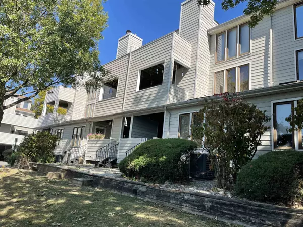 806 SPINNAKER CT, Secaucus, NJ 07094