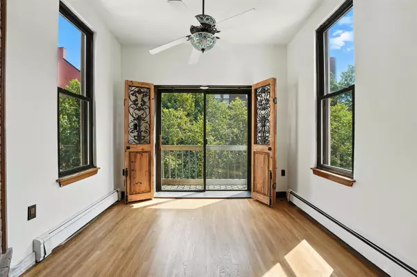 Hoboken, NJ 07030,725 WASHINGTON ST #9