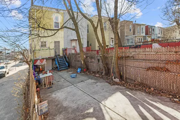 Jc Greenville, NJ 07304,186 UNION ST