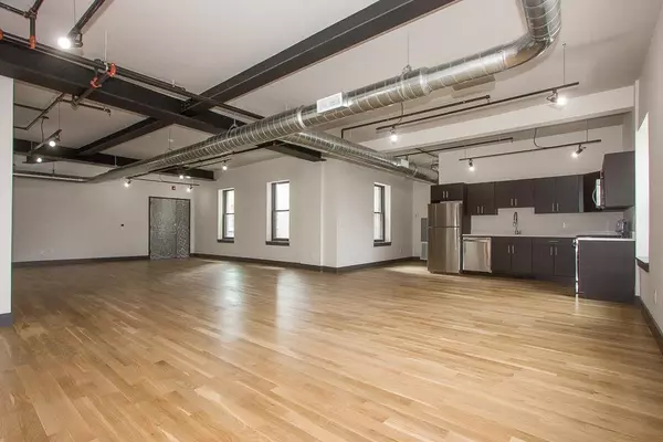 Jc Downtown, NJ 07302,190 CHRISTOPHER COLUMBUS DR  #2-R