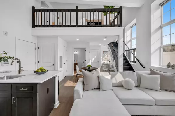 315 RAILROAD AVE #114, East Rutherford, NJ 07073