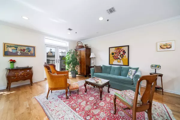 Hoboken, NJ 07030,523 JEFFERSON ST #3