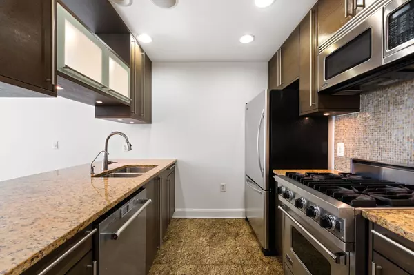 Jc Downtown, NJ 07302,10 REGENT ST  #501