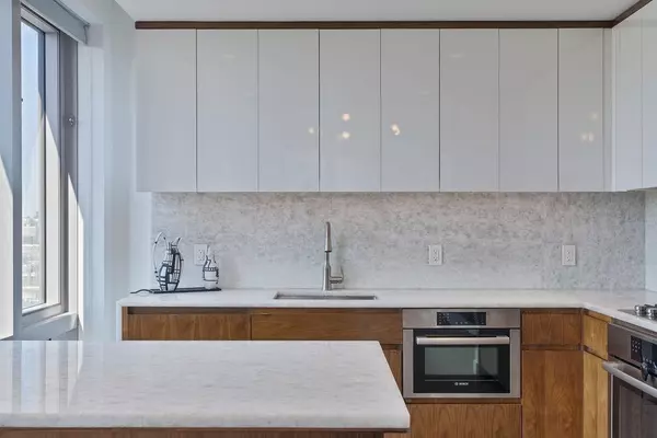 Jc Downtown, NJ 07310,75 PARK LANE SOUTH  #1012