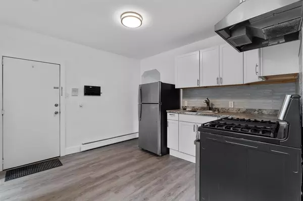 Bayonne, NJ 07002,53 LORD AVE  #2L