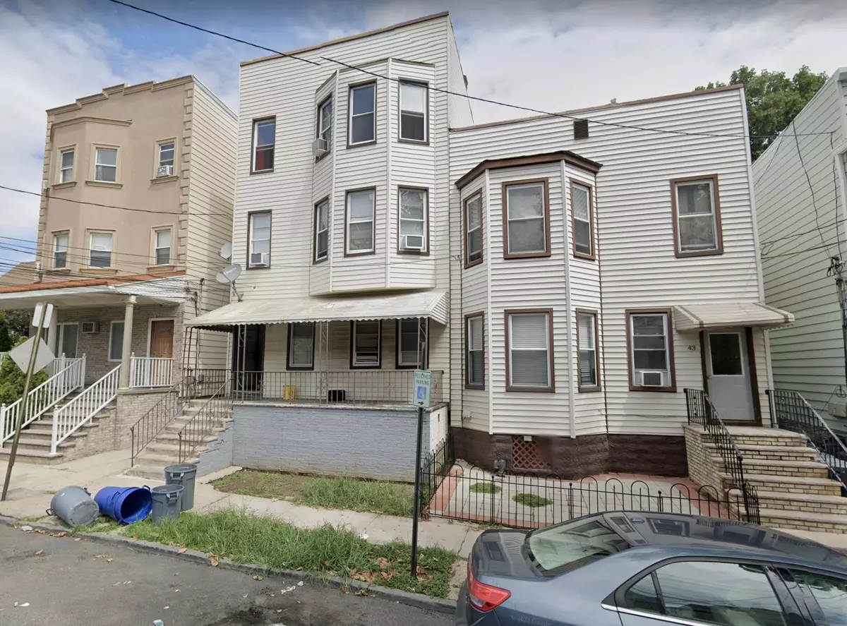 Bayonne, NJ 07002,45 WEST 54TH ST  #6