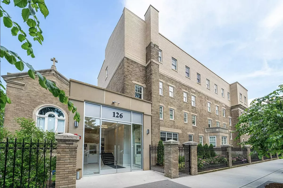 Jc Journal Square, NJ 07306,126 DELAWARE AVE #10