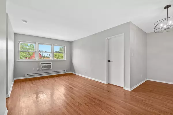 Bayonne, NJ 07002,214 AVENUE A  #C1