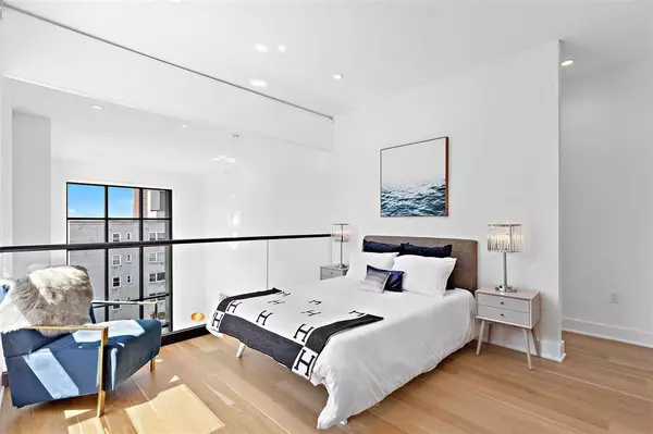 West New York, NJ 07093,6025 BLVD EAST #606