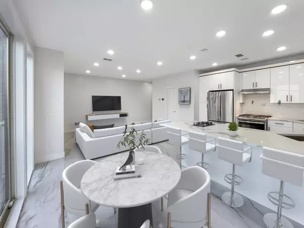 Jc Greenville, NJ 07305,285 LEMBECK AVE #L