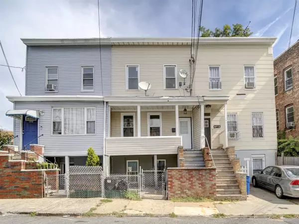 166 CATOR AVE, Jc Greenville, NJ 07305