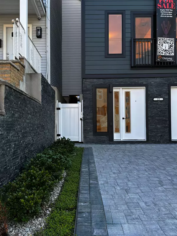 Jc Heights, NJ 07307,29 CARLTON AVE #1