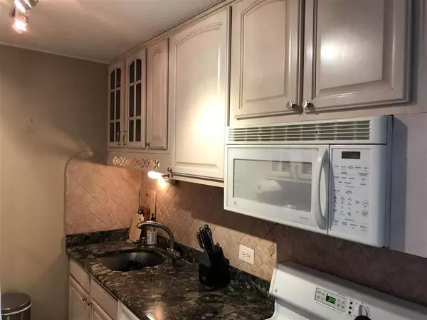 Guttenberg, NJ 07093,7004 BLVD EAST #30H