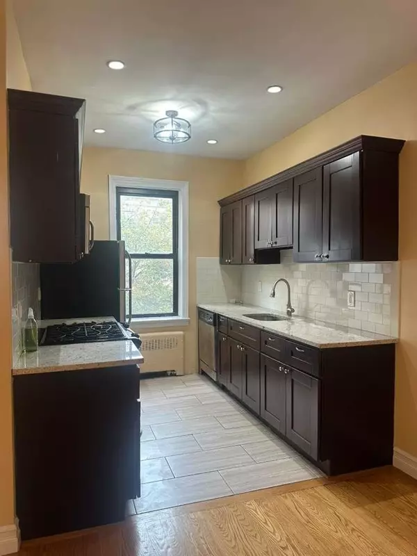 West New York, NJ 07093,6035 BLVD EAST #C2