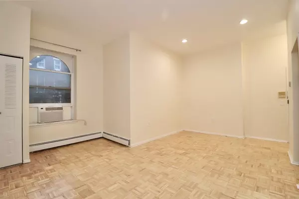 168 COLES ST  #1B, Jc Downtown, NJ 07302