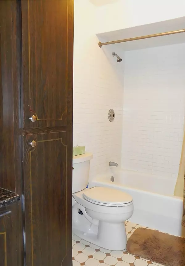 Little Ferry, NJ 07643,466 B LIBERTY ST #305