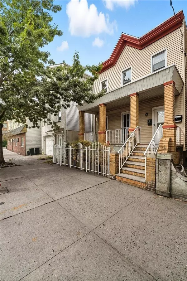 Jc Heights, NJ 07307,861 SUMMIT AVE