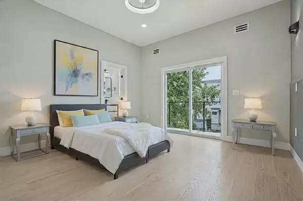 Jc Heights, NJ 07307,68 THORNE ST  #1