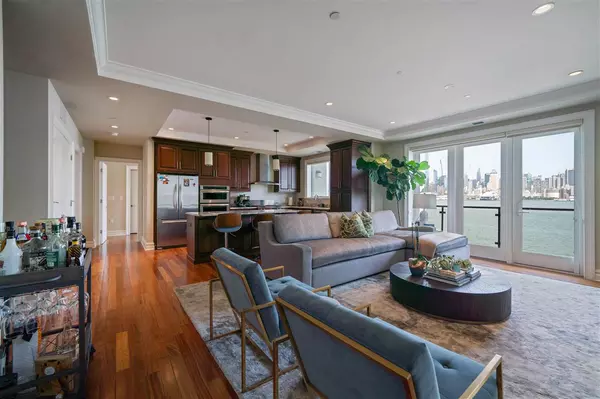 250 HENLEY PL #301, Weehawken, NJ 07086