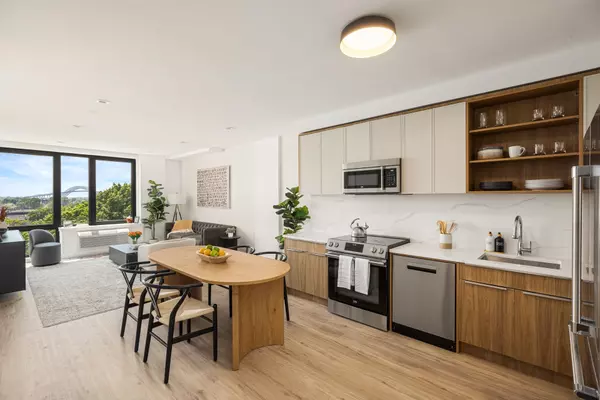 285 BROADWAY  #402, Bayonne, NJ 07002