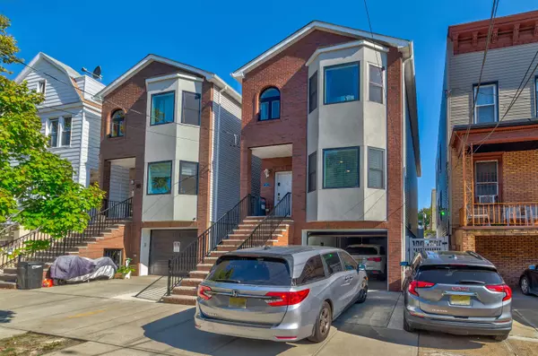 Jc Greenville, NJ 07305,14 STEVENS AVE  #1