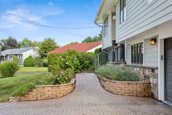 South Plainfield, NJ 07080,1453 TOOZ PL