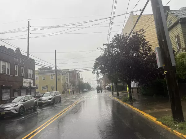 Jc Heights, NJ 07307,1128 SUMMIT AVE  #2R