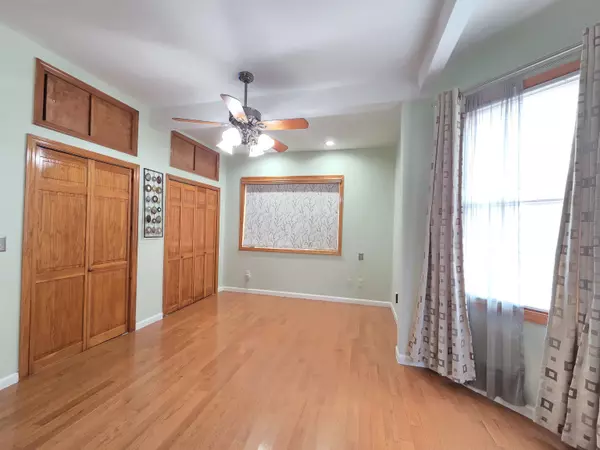 Bayonne, NJ 07002,561 AVENUE E