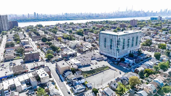 Cliffside Park, NJ 07010,362 LAFAYETTE AVE  #B