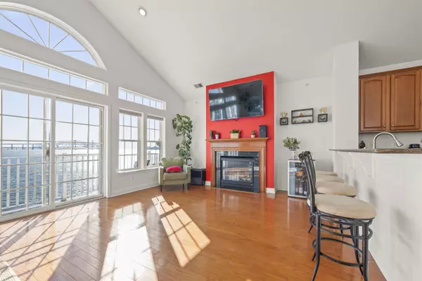 36 TOTTENHAM CT, Jc Greenville, NJ 07305