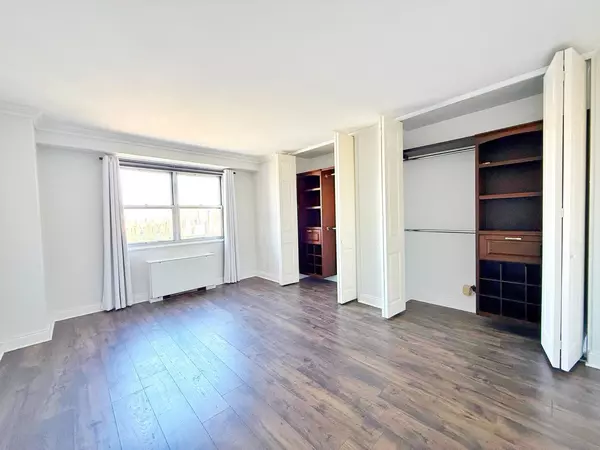 West New York, NJ 07093,6600 BLVD EAST  #22B
