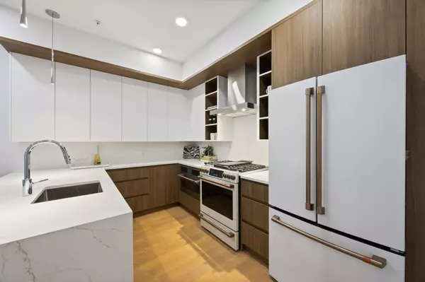 Jc Downtown, NJ 07302,160 BRUNSWICK ST  #204