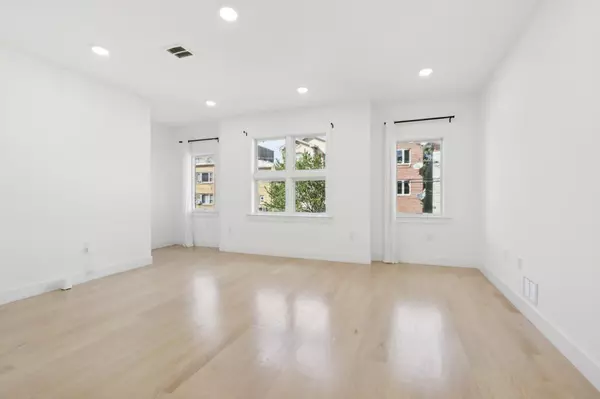 Jc Heights, NJ 07307,131 ZABRISKIE ST  #1