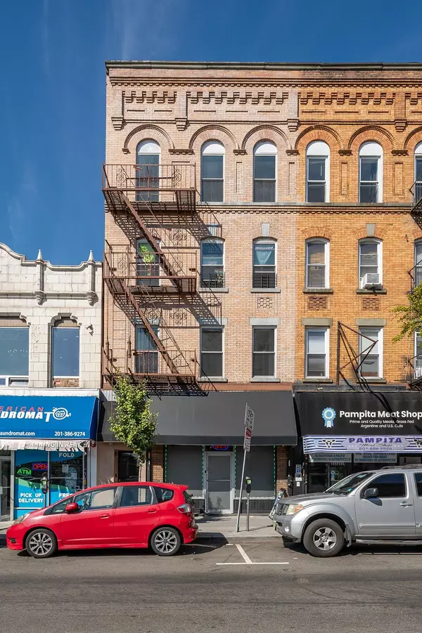 391 CENTRAL AVE  #3, Jc Heights, NJ 07307