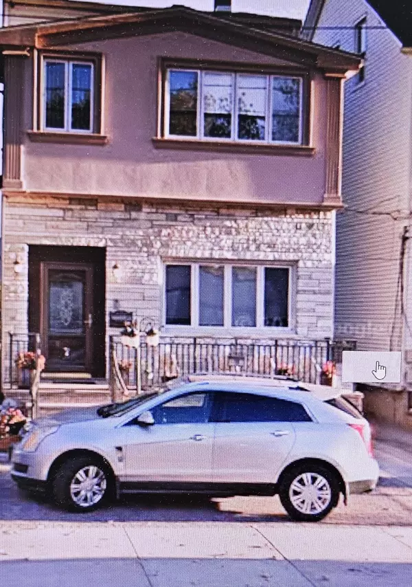 19 WEST 32ND ST  #1, Bayonne, NJ 07002
