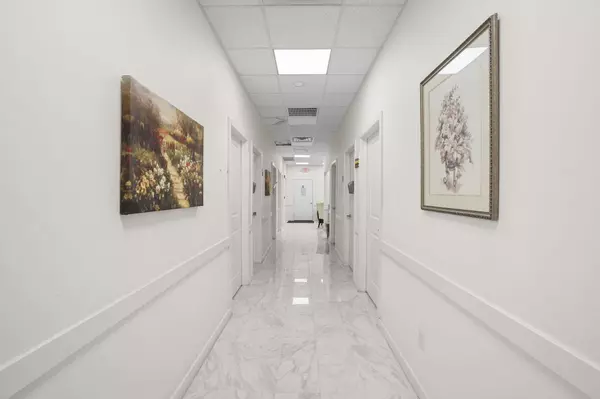 Jc Journal Square, NJ 07302,580 MONTGOMERY ST