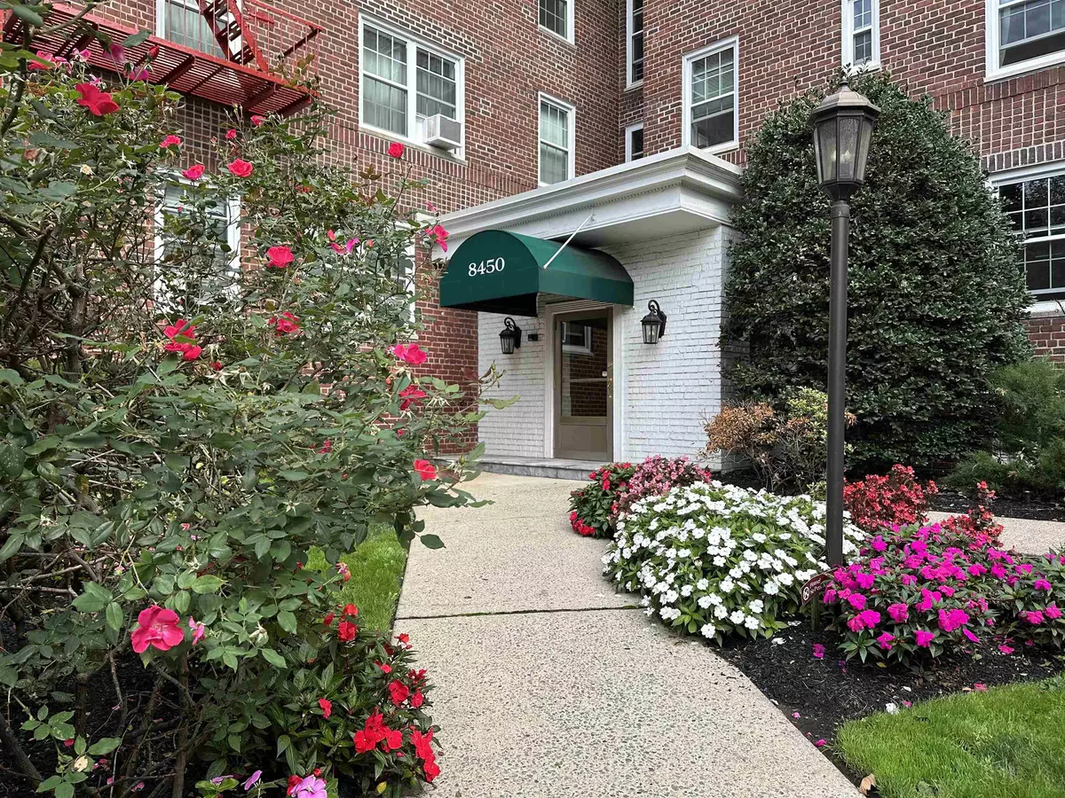North Bergen, NJ 07047,8450 BLVD EAST  #1F